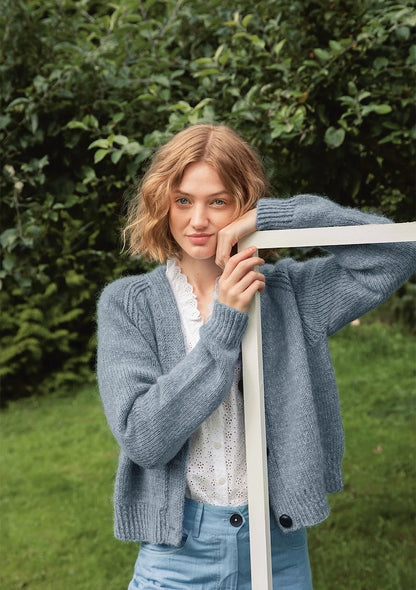 Gilet Noomi Double Sunday | Cardigan classique en Double Sunday et Tynn Silk Mohair de Sandnes Garn