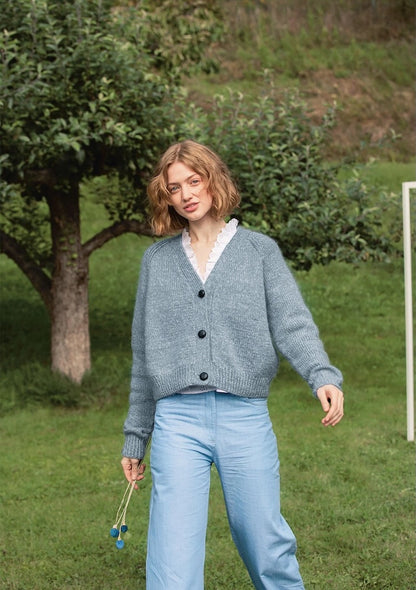 Gilet Noomi Double Sunday | Cardigan classique en Double Sunday et Tynn Silk Mohair de Sandnes Garn