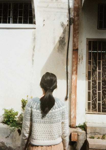 Grain Jumper | motif en porcelaine de Le Petit Organic Cotton et Le Petit Silk Mohair de Biches & Bûches