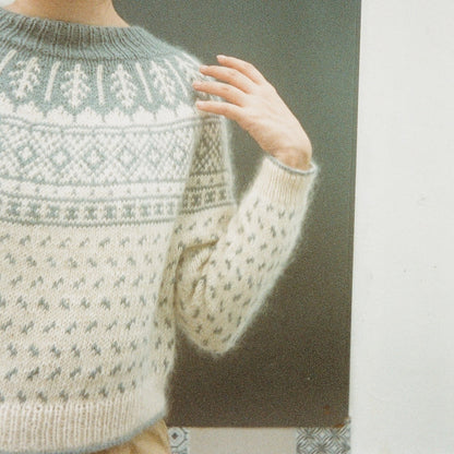 Grain Jumper | motif en porcelaine de Le Petit Organic Cotton et Le Petit Silk Mohair de Biches & Bûches