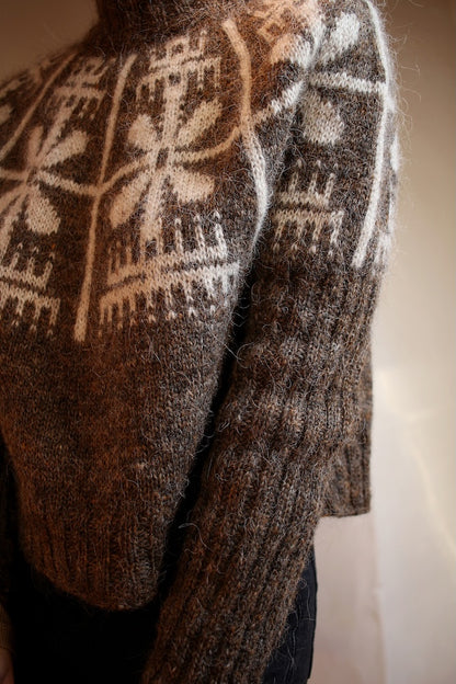 Yardana Pullover | floral Norwegian pattern with Plötulopi from Lopi Island