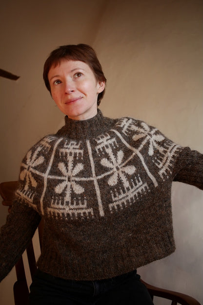 Yardana Pullover | floral Norwegian pattern with Plötulopi from Lopi Island