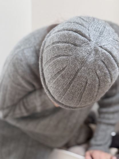 The Knitonomy Boston Hat | classic beauty made from soft Cashmere 6/28 by Pascuali