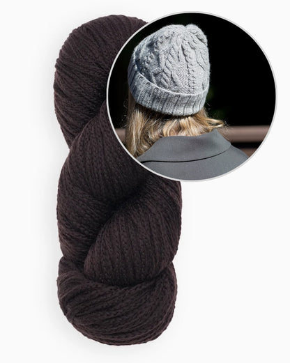Vokse Hat | Cable-knit hat made from Far by Woolfolk