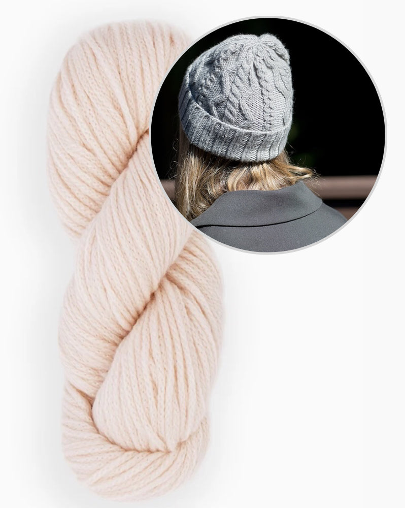 Vokse Hat | Cable-knit hat made from Far by Woolfolk