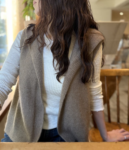Kapuutsiga sallvest | ülmitmekülgne ja eriti pehme Cardiffi Classic Cashmere’ist
